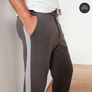 JAMES PERSE sweatpants.